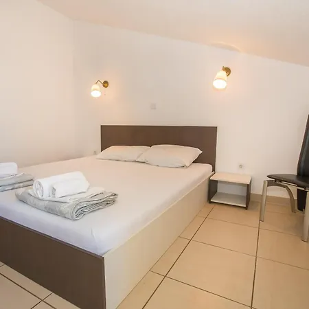 Monsena Konukevi 4*