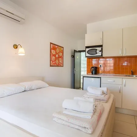Monsena Konukevi 4*
