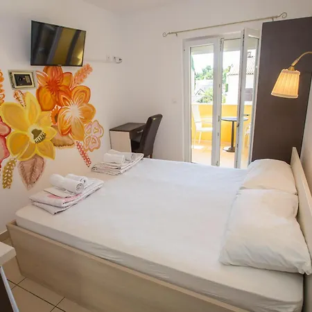 Konukevi Monsena 4*