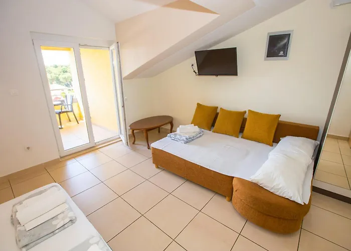 Monsena 4*