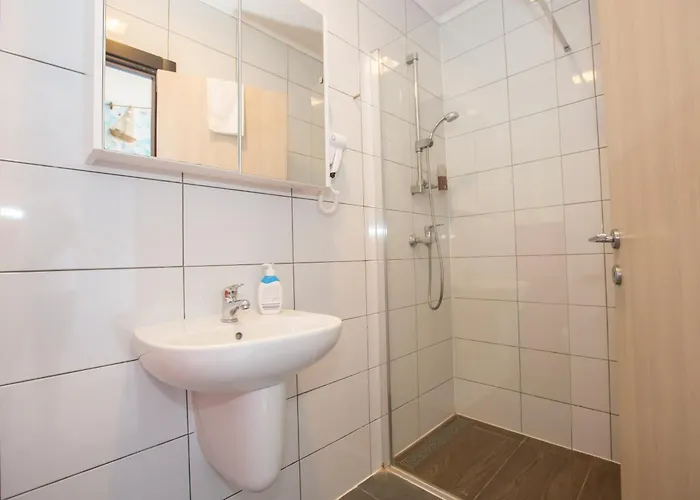 Monsena 4*