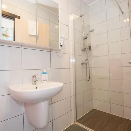 Monsena 4*