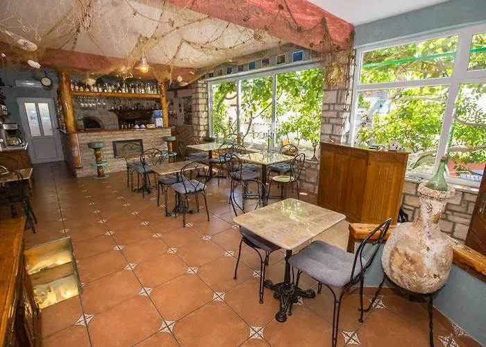 Monsena Πανσιόν 4*