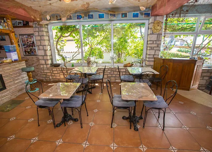 Πανσιόν Monsena