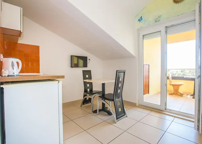 Monsena Πανσιόν