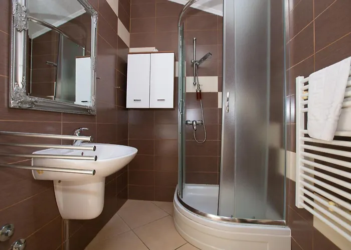 Πανσιόν Monsena