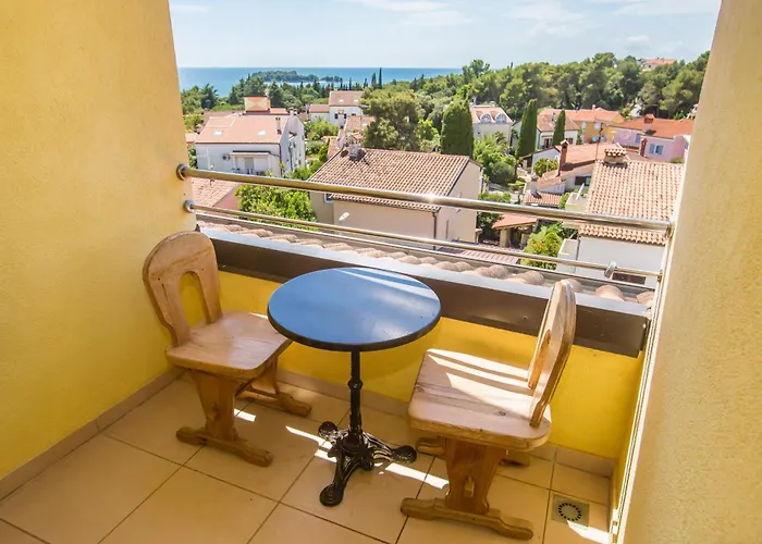 Πανσιόν Monsena 4*