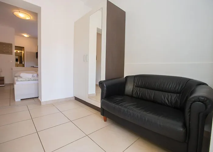 Πανσιόν Monsena