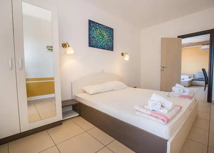 Πανσιόν Monsena 4*