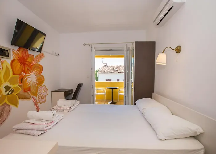 Monsena Πανσιόν