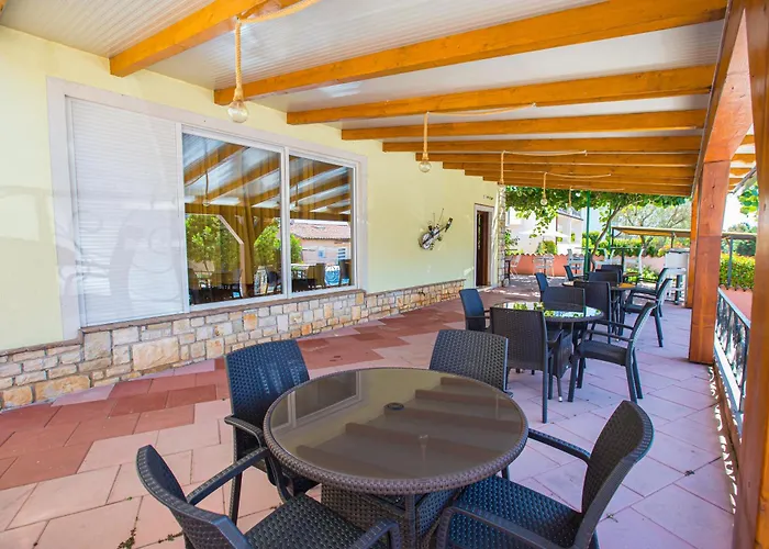 Monsena Πανσιόν Ρόβινι