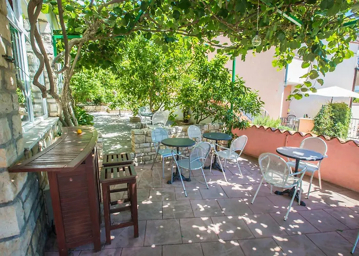 Πανσιόν Monsena