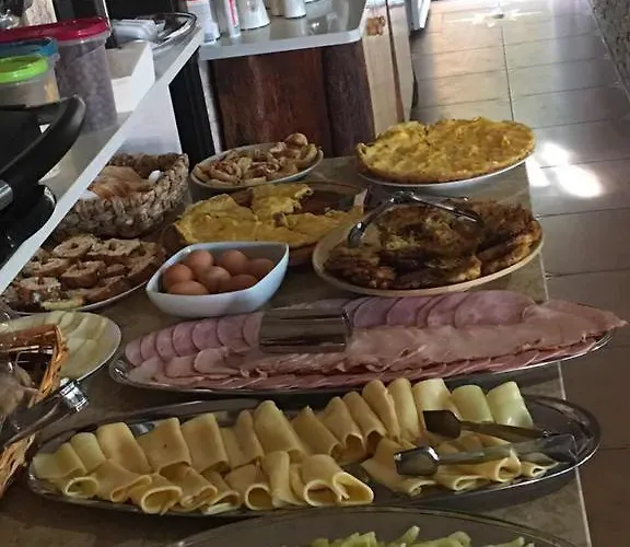 Monsena Πανσιόν Ρόβινι