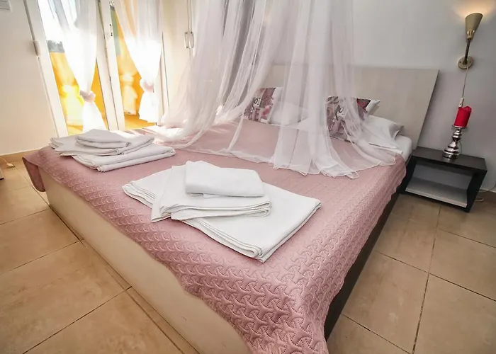 Πανσιόν Monsena 4*